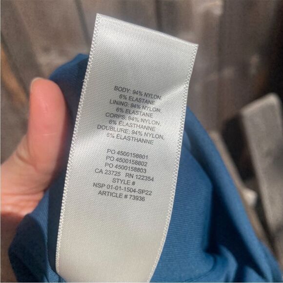 Aritzia Babaton Contour Squareneck Longsleeve Bodysuit size medium in blue - Picture 7 of 8